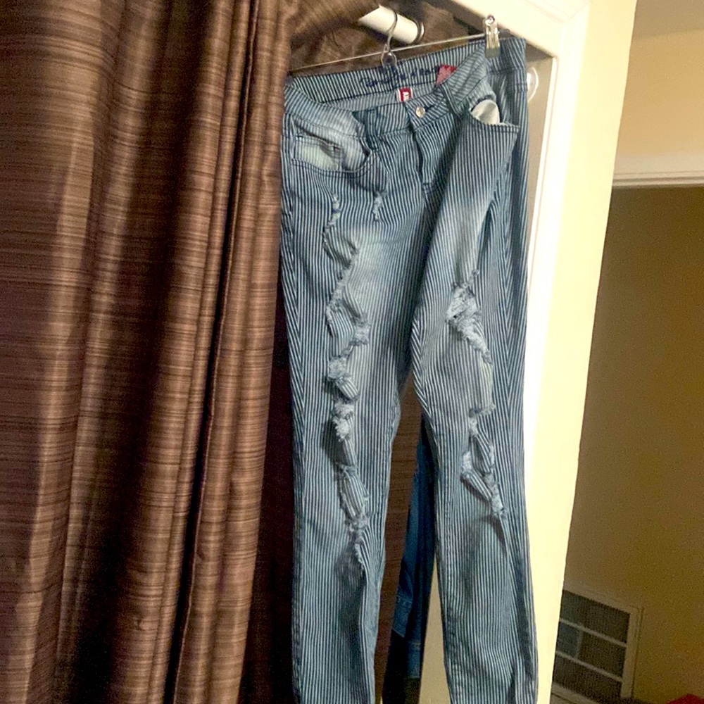 Distressed stripped jeans